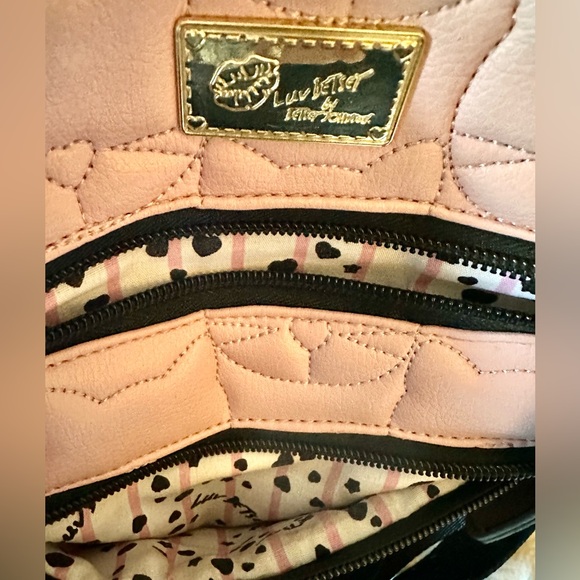 Betsey Johnson Luv Betsey Light Pink Quilted Cat Crossbody - Picture 5 of 8